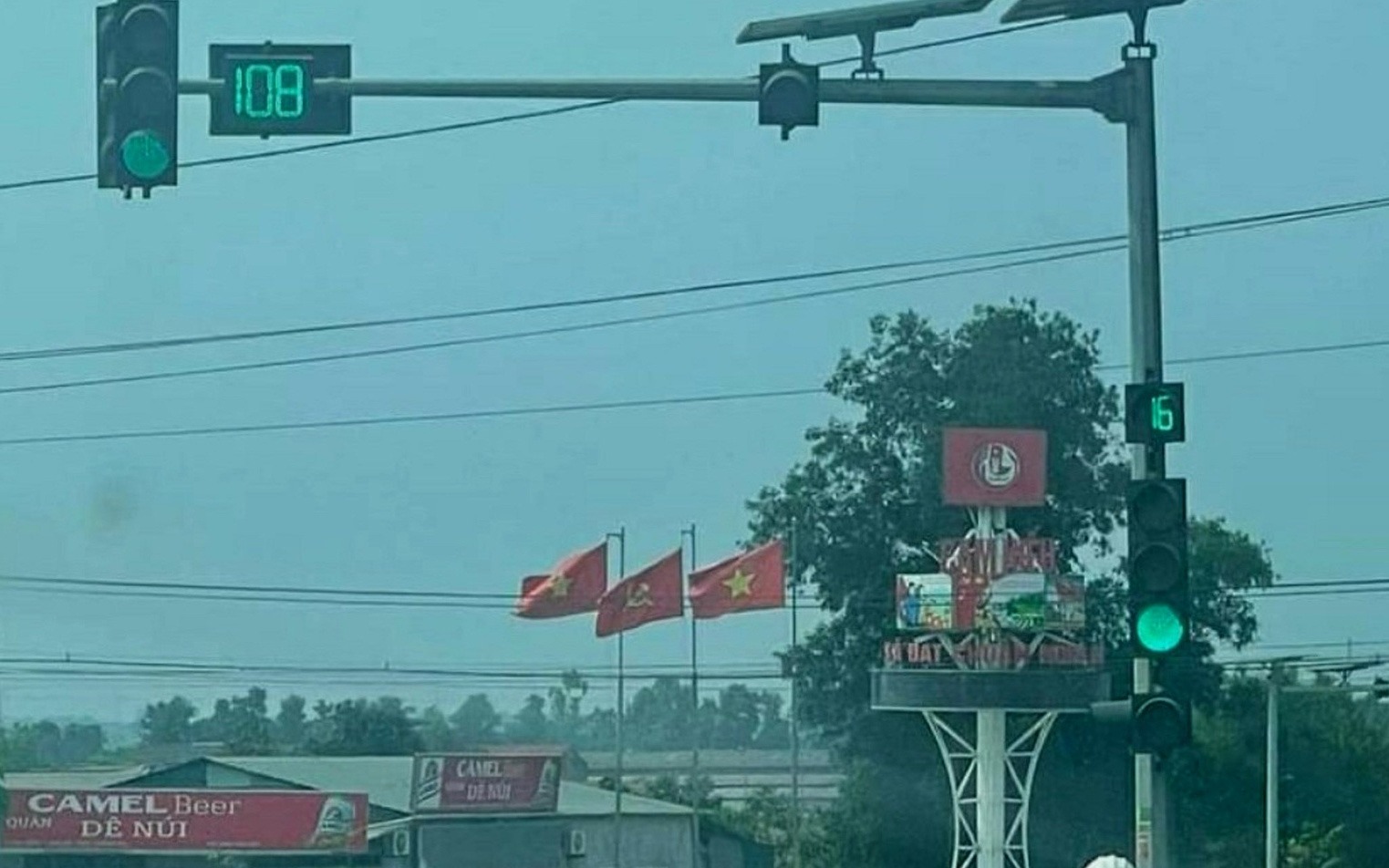 den-giao-thong-loi-1713774966342654413259-64-218-1016-1741-crop-17137751986401519819252