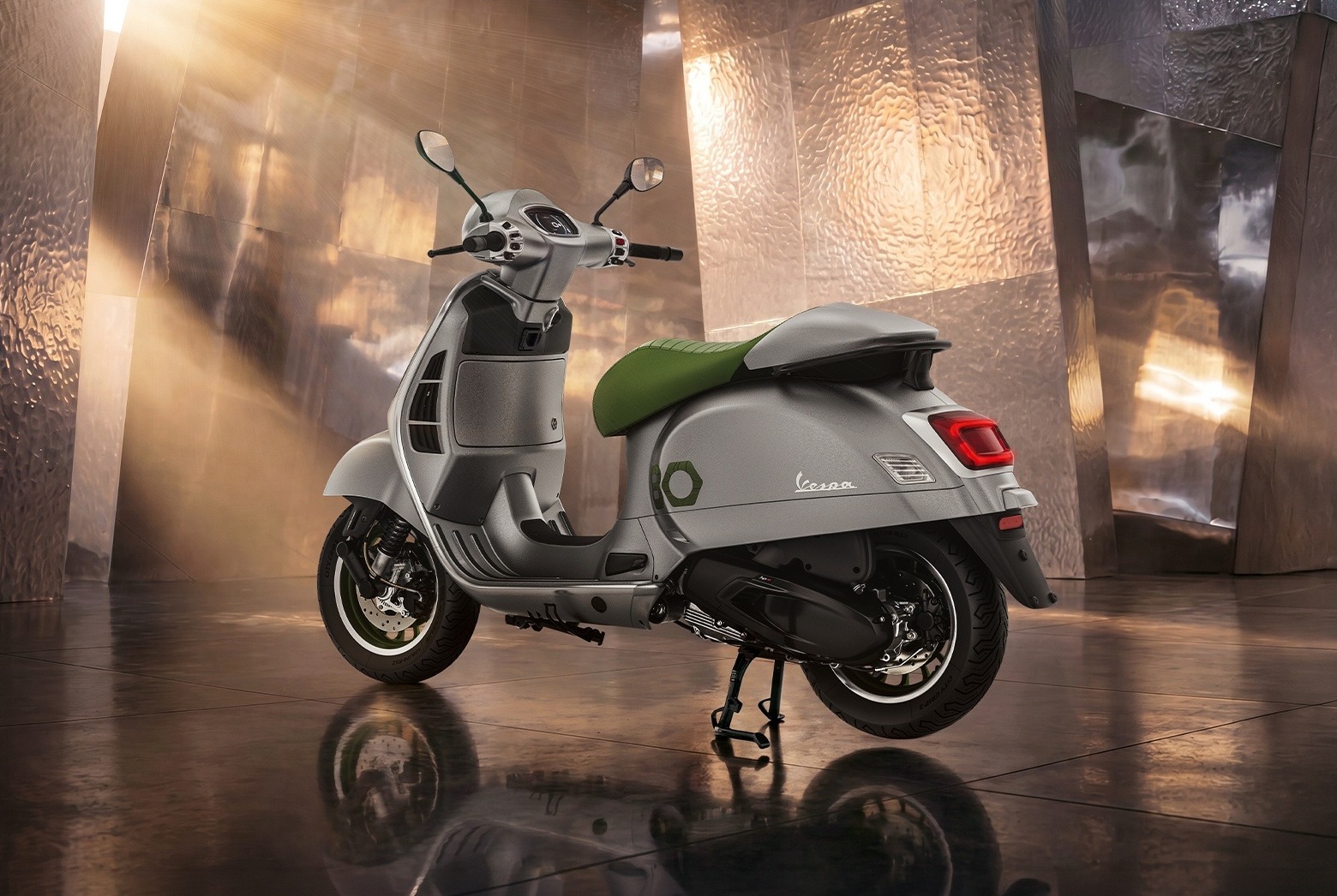 Vespa Edizione Ottantesimo (3)