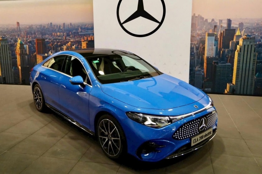 mercedes-benz-cla-200-electric-2-6ae317eed2e32