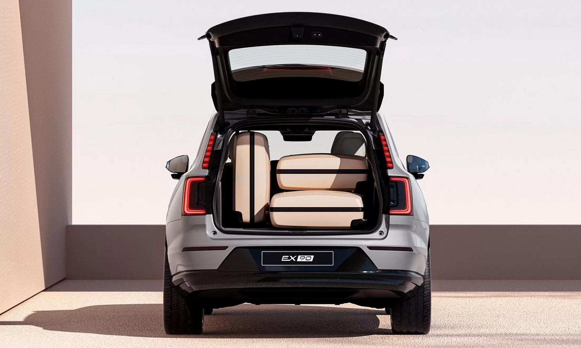 Volvo EX90 (3)