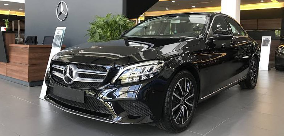 Đánh giá Mercedes C200 2020