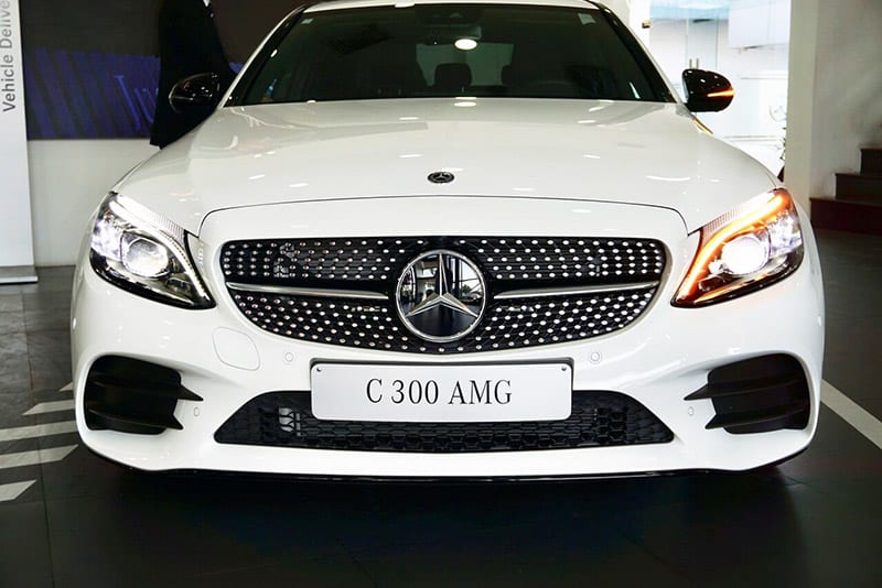 Mercedes C300 AMG 2021 giá bao nhiêu 