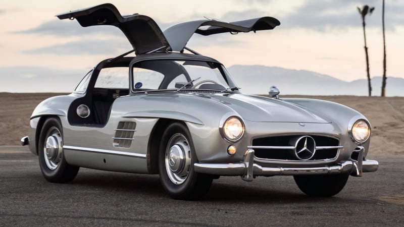 Chiếc Mercedes-Benz SL300 trị giá 1,2 triệu USD (Đã bán)