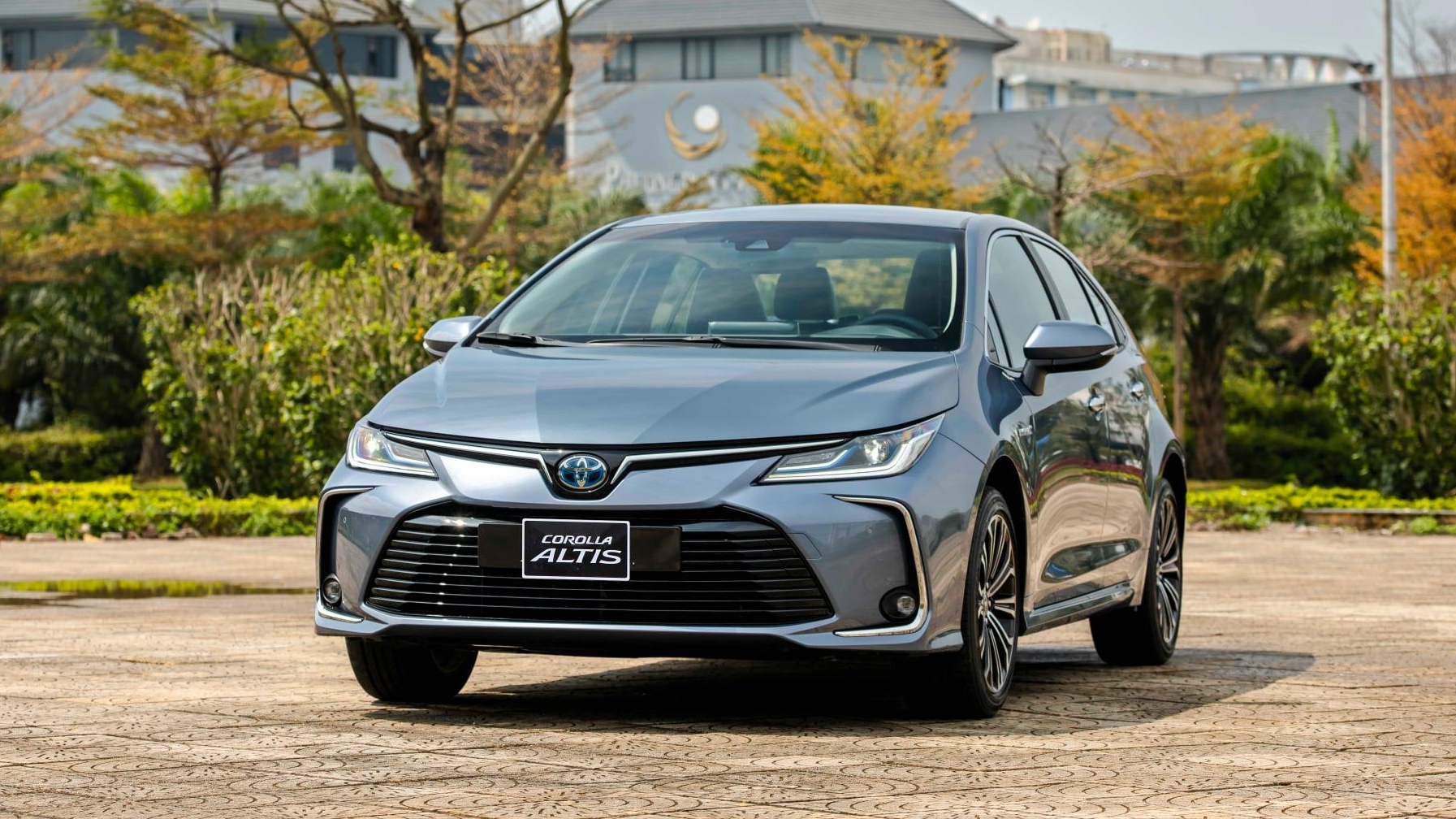 Toyota Corolla đang phân phối tại Việt Nam với 3 phiên bản