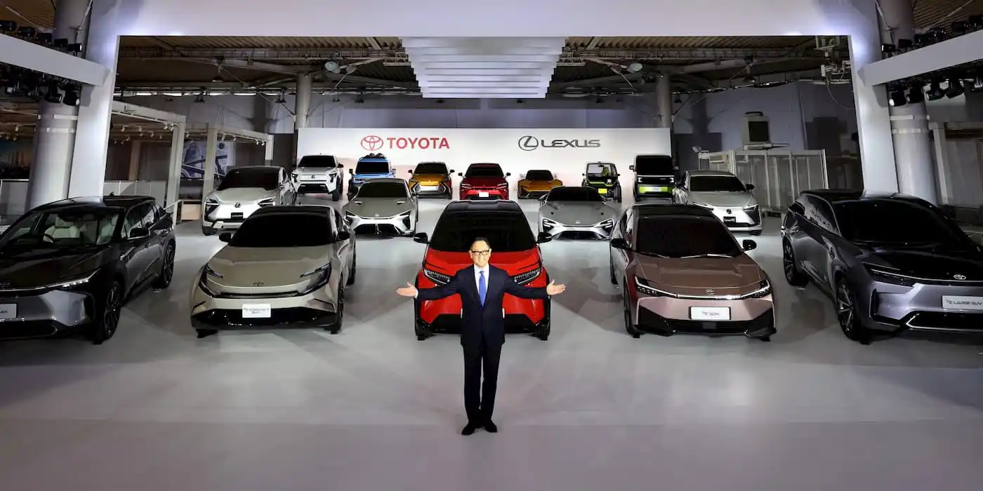 Akio Toyoda giới thiệu các mẫu xe điện mới vào năm 2021 (Nguồn: Toyota)
