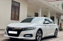 Rao bán Honda Accord 2019 rẻ hơn thị trường cả trăm triệu, chủ xe thừa nhận 'đã đâm đụng'