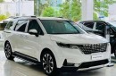 Kia Carnival máy xăng xả kho, 'đại hạ giá' gần 400 triệu đồng