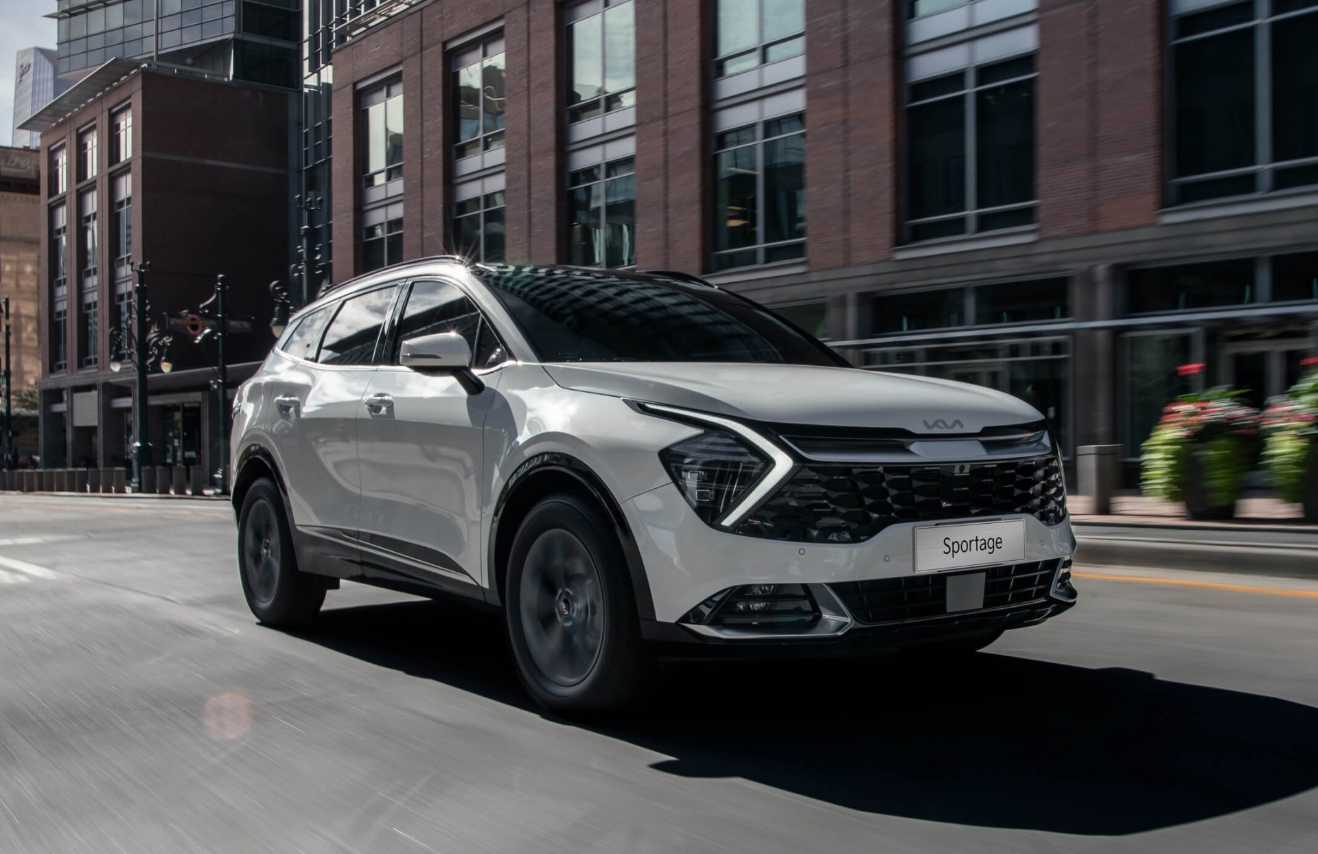 Kia Sportage mạnh tay giảm giá, cạnh tranh quyết liệt trong phân khúc SUV cỡ C