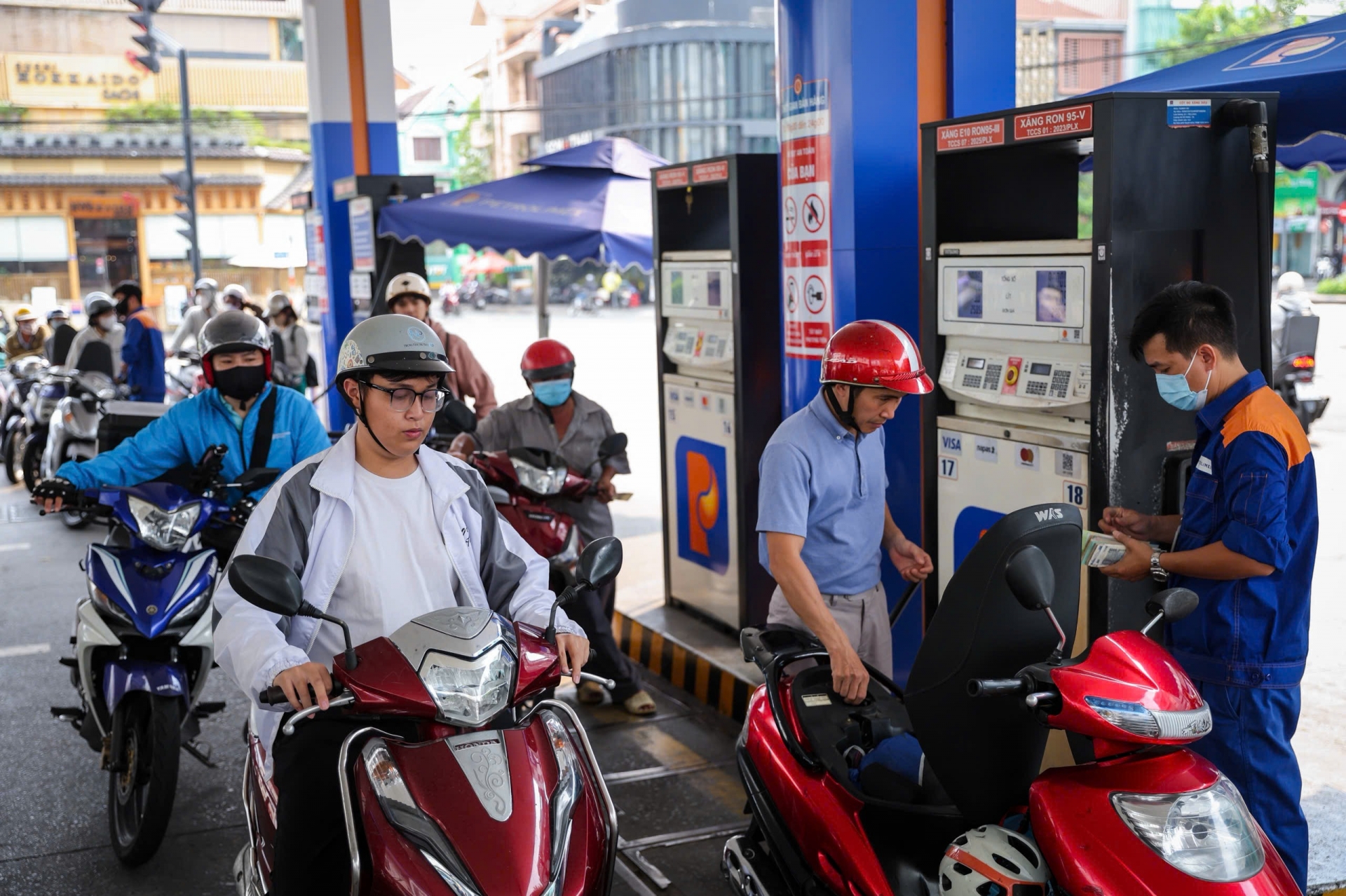 Xăng dầu nhập khẩu được giảm thuế về 0%, hiệu lực đến hết tháng 4/2026