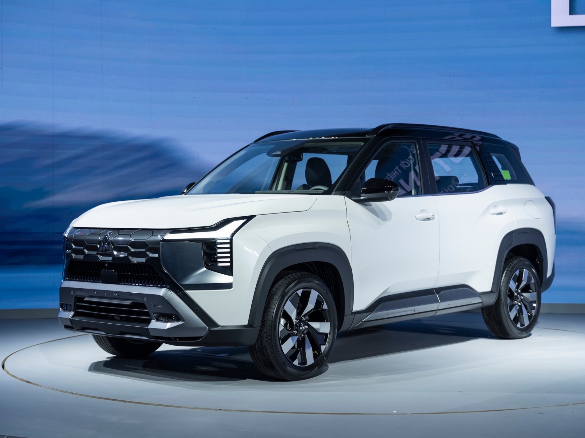 Mitsubishi triển khai ưu đãi: Destinator giảm 50 triệu, Xforce nhận khuyến mãi lớn