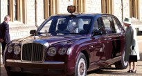 Chiêm ngưỡng bộ sưu tập xe hơi đắt giá của Nữ hoàng Anh Elizabeth II