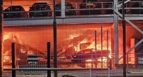 Land Rover bốc cháy dữ dội, thiêu rụi 1.500 ô tô tại sân bay