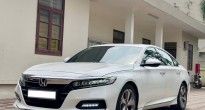 Rao bán Honda Accord 2019 rẻ hơn thị trường cả trăm triệu, chủ xe thừa nhận 'đã đâm đụng'