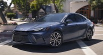 Toyota Camry Nightshade 2025 ra mắt: Diện mạo thể thao, 'trái tim' hybrid quen thuộc