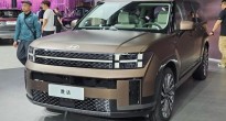 Động thái mới của Hyundai SantaFe trong cuộc đua doanh số với Ford Everest