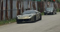 Mãn nhãn Ferrari 812 GTS mui trần màu xanh rêu nhám chạy phố Thủ Đức