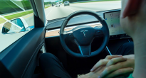 'Cậy' xe điện Tesla có tính năng tự lái Autopilot, tài xế ngủ quên suốt 40 km trên cao tốc