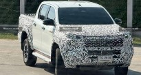 Toyota HiLux thế hệ mới lộ diện ngoài đời thực, ngày ra mắt đã cận kề?