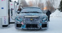 Xe điện đầu tiên của Ferrari bị bắt gặp khi đang sạc thử nghiệm
