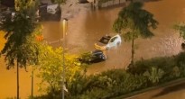 Hà Nội ngập sâu sau trận mưa 'như trút nước', chuyên gia cảnh báo thời tiết cực đoan sẽ còn tiếp diễn
