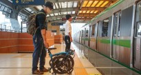 Hanoi Metro khuyến nghị hành khách nên hạn chế mang xe đạp gấp dùng pin lithium lên tàu