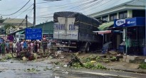 Tai nạn kinh hoàng: Xe tải mất phanh lao vào chợ, 12 người thương vong