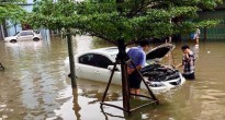 Đừng để ô tô thành 'nạn nhân' của mưa bão: Các bước chuẩn bị và xử lý giúp hạn chế hư hại tối đa