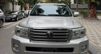 Toyota Land Cruiser 2014 nhập Mỹ rao bán trên sàn xe cũ với giá ngang sedan hạng sang đời mới