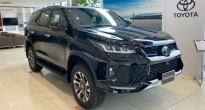 Camry không còn bản xăng, Fortuner khai tử máy dầu: Toyota đang thu gọn danh mục xe tại Việt Nam