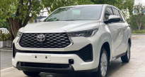 'Thói xấu khó bỏ', Toyota Innova Cross vừa mở bán đã gặp ngay tình trạng 'bia kèm lạc'