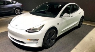 Đây là tính năng tốt nhất trên mẫu xe điện Tesla Model 3
