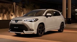 Toyota Corolla Cross 'khoe mình' với vẻ ngoài hầm hố