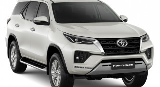 Toyota Fortuner phiên bản nâng cấp “nhẹ” nhập khẩu về Việt Nam có mức giá từ 1,15 tỷ đồng