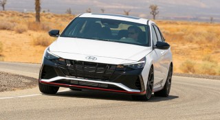 Cận cảnh Hyundai Elantra N với sức mạnh lên tới 276 mã lực chỉ với hộp số sàn