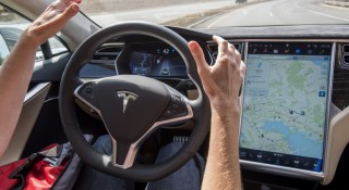 Tesla công bố gói tính năng tự hành mới, mỗi tháng 'ngốn' ít nhất 4,6 triệu đồng