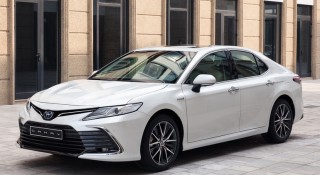 Giá lăn bánh Toyota Camry 2022: Bản cao nhất 2.5HV lên tới hơn 1,6 tỷ đồng