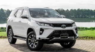 Dự tính giá lăn bánh Toyota Fortuner Legender