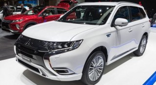 Mitsubishi Outlander PHEV sẽ được sản xuất ở Đông Nam Á trong năm 2021