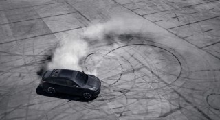 Ô tô điện Trung Quốc lập kỷ lục về tốc độ khi drift