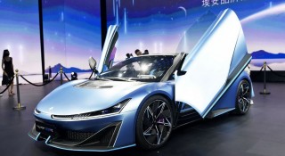 Siêu xe điện Trung Quốc vượt mặt 'ông hoàng tốc độ' Bugatti Veyron