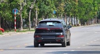 VinFast VF5 lộ diện trên đường phố, nhiều chi tiết khác hẳn với bản concept