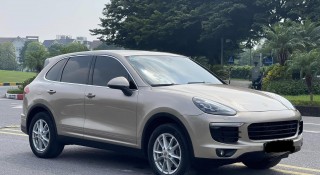 Porsche Cayenne 2016 chỉ còn ngang giá Mercedes GLB 200 sau 7 năm lăn bánh