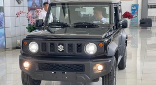 Cận cảnh Suzuki Jimny tại Việt Nam: Đơn giản không màu mè!