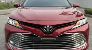 Giật mình Toyota Camry 2019 rao bán ngang ngửa Mazda 3
