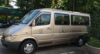 Xe sang Mercedes thanh lý với giá chỉ ngang xe máy