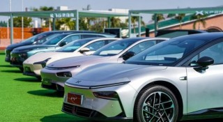 Trung Quốc ra mắt hệ thống 'siêu điện' với khả năng sạc đầy trong vòng 12 phút, chạy 1.400 km/ sạc