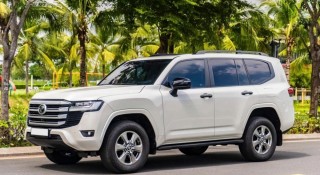 Lăn bánh 3 năm, SUV chủ tịch Toyota Land Cruiser 2021 rao bán đắt hơn cả xe mới
