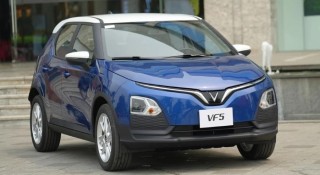 Xe điện 'vượt mặt' xe xăng, VinFast VF5 soán ngôi Xpander trở thành gương mặt bán chạy nhất 2024