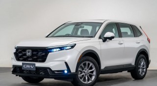 Giá bán ngang xe hạng D, Honda CR-V vẫn bán chạy hơn đối thủ