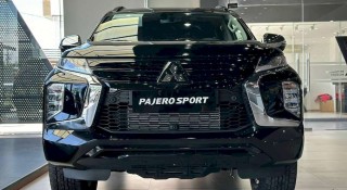 Mitsubishi Pajero Sport phiên bản chạy xăng bất ngờ được chào bán tại đại lý với số lượng hiếm hoi